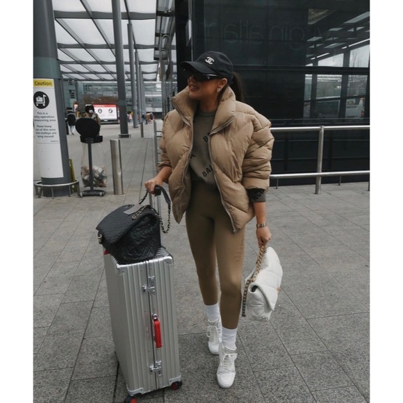 ❌SOLD❌Pretty Little Thing Chevron Quilted Puffer Jacket - Picture 5 of 9